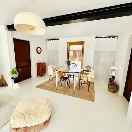 Casa vacanze Maison A L'oree Du Bois Les Mimosas *